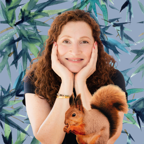 Portrait CM Rother - Autorin mit Eichhörnchen Fred
